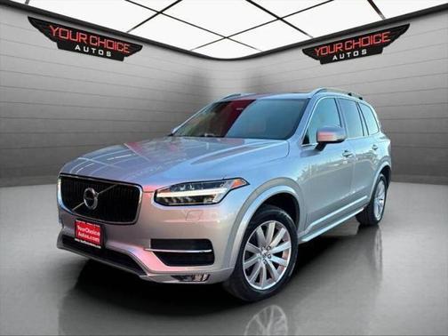 2016 Volvo XC90 T6 Momentum