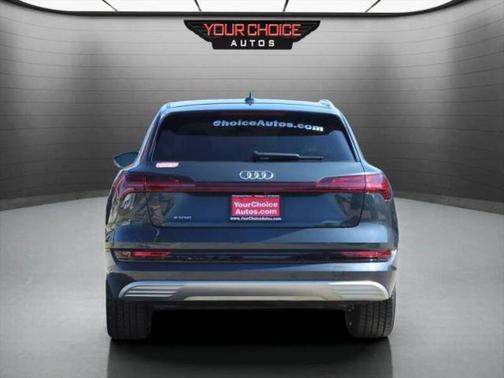 2019 Audi e-tron Premium Plus