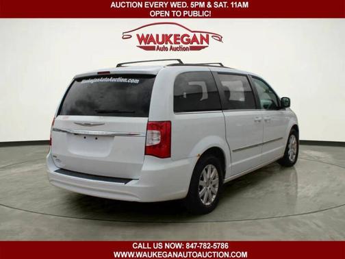Bright White Clearcoat 2014 Chrysler Town & Country 4dr Wgn Touring