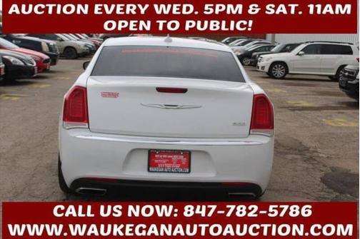 2015 Chrysler 300 Limited