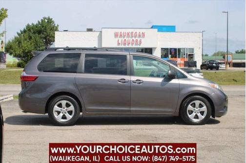 2016 Toyota Sienna LE