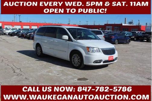 2014 Chrysler Town & Country Touring-L