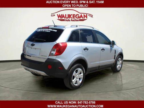 Silver Ice Metallic 2013 Chevrolet Captiva Sport FWD 4dr LS w/2LS