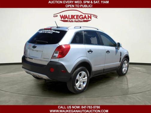 Silver Ice Metallic 2013 Chevrolet Captiva Sport FWD 4dr LS w/2LS