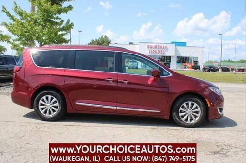 2017 Chrysler Pacifica Touring-L