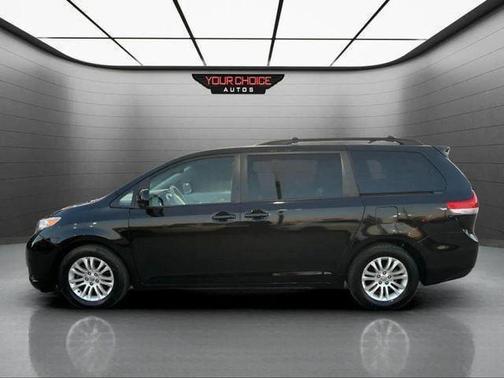 2012 Toyota Sienna XLE