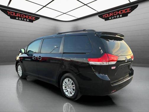 2012 Toyota Sienna XLE