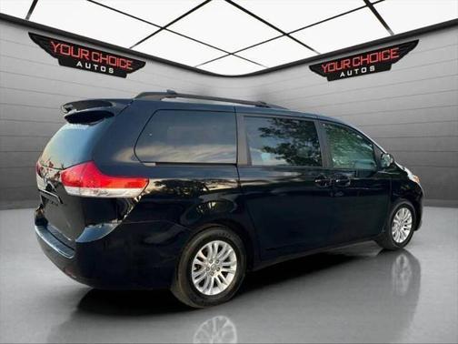 2012 Toyota Sienna XLE