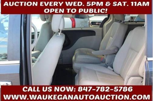 2012 Chrysler Town & Country Touring-L