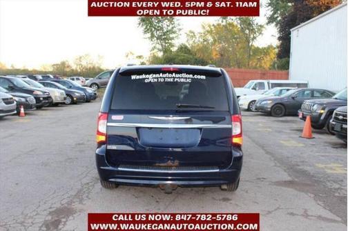 2013 Chrysler Town & Country Touring-L