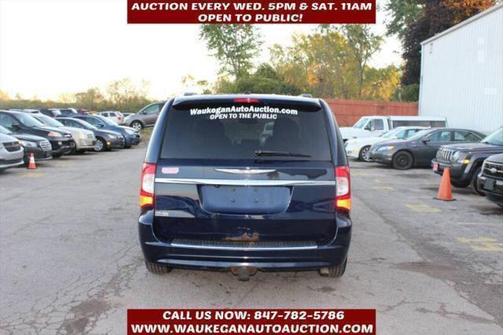 2013 Chrysler Town & Country Touring-L