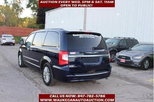 2013 Chrysler Town & Country Touring-L