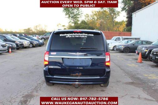 2013 Chrysler Town & Country Touring-L