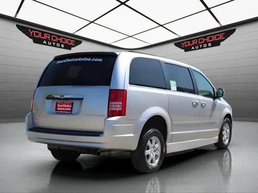2010 Chrysler Town & Country Touring