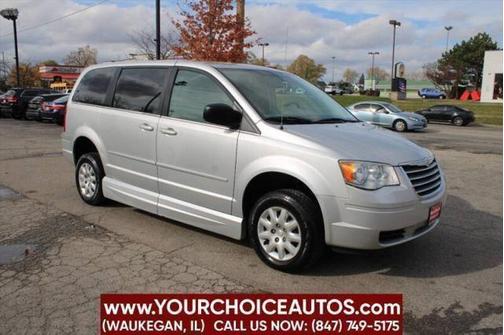 2010 Chrysler Town & Country LX