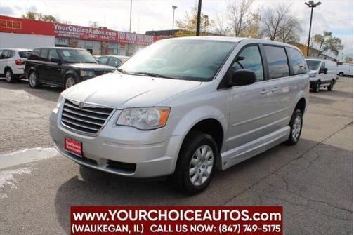2010 Chrysler Town & Country LX