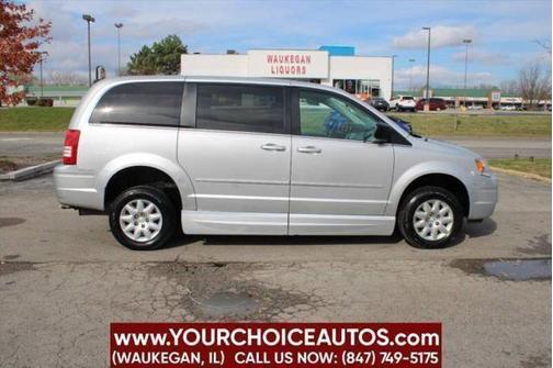 2010 Chrysler Town & Country LX