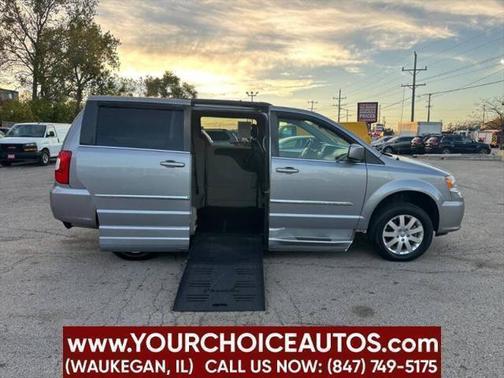 2015 Chrysler Town & Country Touring