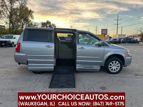 2015 Chrysler Town & Country Touring