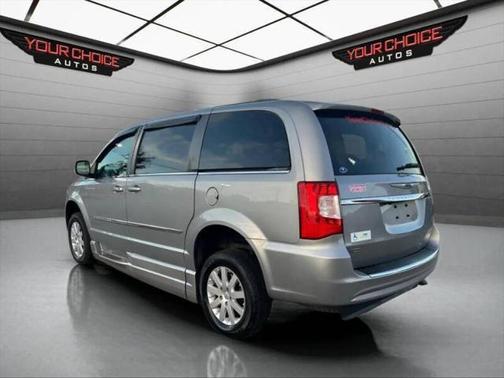 2015 Chrysler Town & Country Touring
