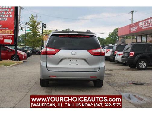 2015 Toyota Sienna LE