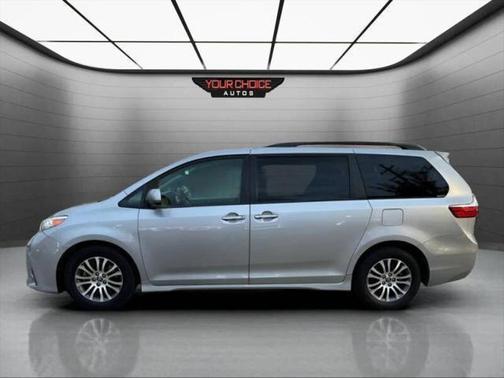 2018 Toyota Sienna XLE