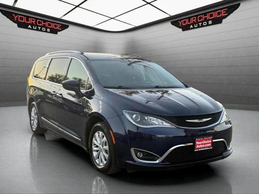 2018 Chrysler Pacifica Touring-L