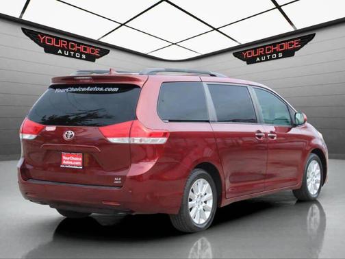 2014 Toyota Sienna XLE