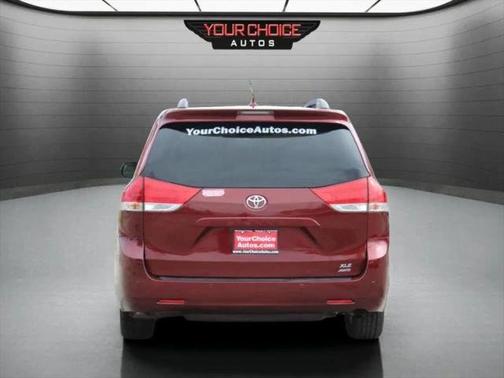 2014 Toyota Sienna 5dr 7-Pass Van V6 XLE AWD (Natl)