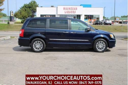 2016 Chrysler Town & Country Touring-L