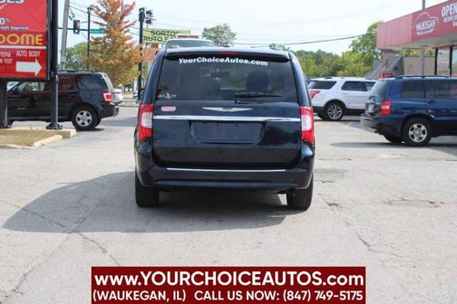 2016 Chrysler Town & Country Touring-L