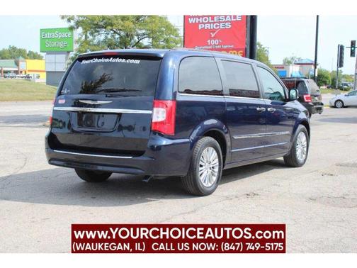 2016 Chrysler Town & Country Touring-L