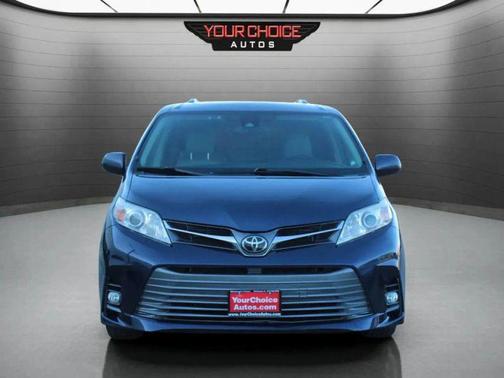 2019 Toyota Sienna XLE