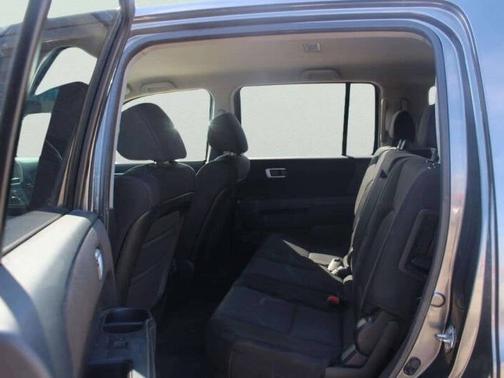 Alabaster Silver Metallic 2011 Honda Pilot 4WD 4dr LX