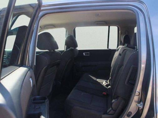 Alabaster Silver Metallic 2011 Honda Pilot 4WD 4dr LX