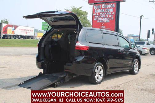 2019 Toyota Sienna SE
