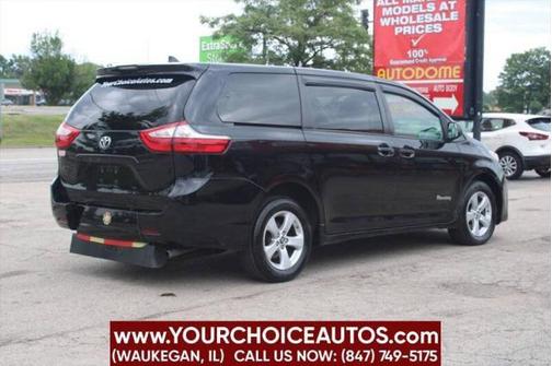 2019 Toyota Sienna SE
