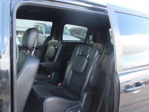 Brilliant Black Crystal Pearlcoat 2014 Dodge Grand Caravan 4dr Wgn SXT 30th Anniversary