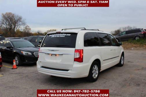 2011 Chrysler Town & Country Touring