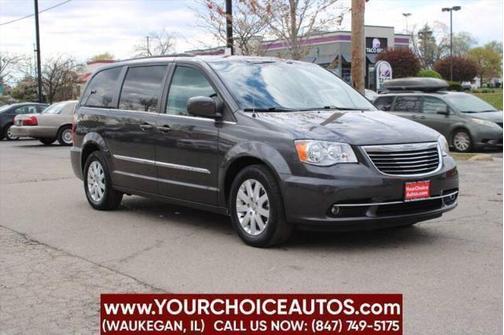 2016 Chrysler Town & Country Touring