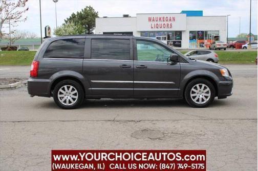 2016 Chrysler Town & Country Touring