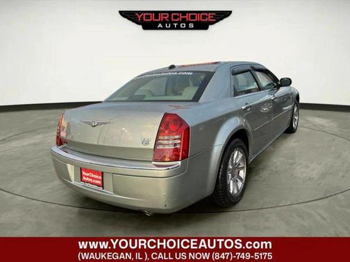 2005 Chrysler 300C Base