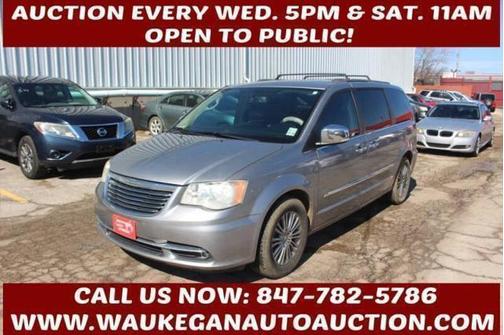 2013 Chrysler Town & Country Touring-L