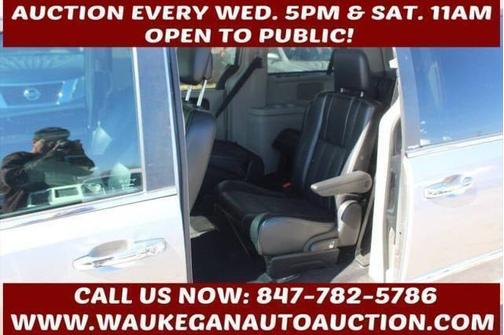 2013 Chrysler Town & Country Touring-L