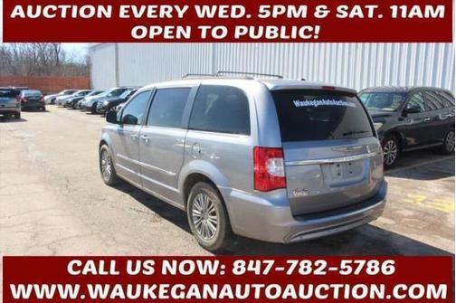 2013 Chrysler Town & Country Touring-L