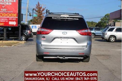 2017 Toyota Sienna XLE