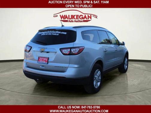 Silver Ice Metallic 2014 Chevrolet Traverse AWD 4dr LT w/2LT