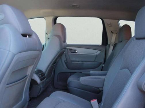 Silver Ice Metallic 2014 Chevrolet Traverse AWD 4dr LT w/2LT