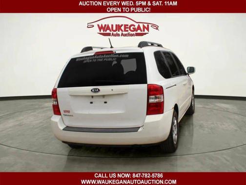 White 2008 Kia Sedona 4dr SWB