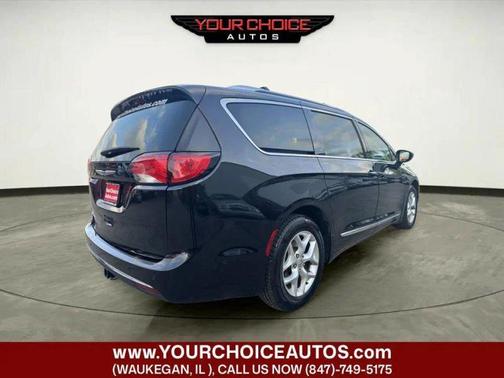 Brilliant Black Crystal Pearlcoat 2020 Chrysler Pacifica Touring L Plus FWD